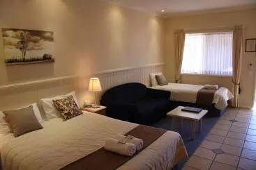 Отель Dalby Mid Town Motor Inn