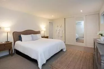 一軒屋 The Retreat At Stirling