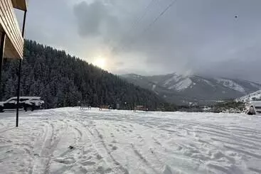 پانسیون Dinar Sky
