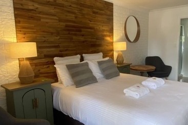 Beachmere Palms Motel