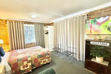 汽车旅馆  Golden Grain Motor Inn