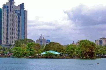 ツーリストアパートメント Panoramic Holiday Apartment Seagull Complex Colombo