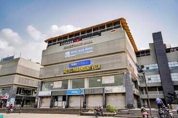 Fabhotel Prime Blue Moon