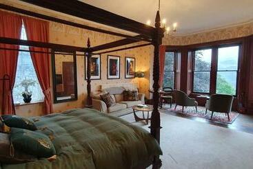 Bed and Breakfast Cader Suite At Penycoed Hall Incl Luxury Hot Tub