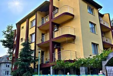 ペンション Guest House Kostovi