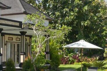 Pensió Nyang   Nyang Bungalow Uluwatu