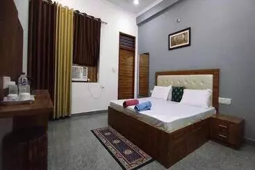 Taj Street Hostel