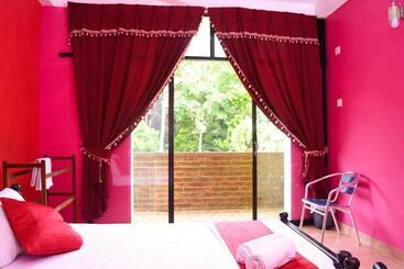 فندق صغير Shrine Inn