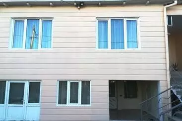 Pensió West House