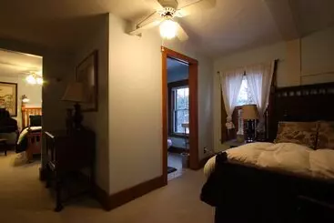 住宿加早餐 Follansbee Inn