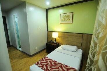 Отель Regency Inn