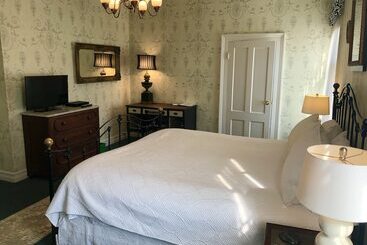 مبيت وإفطار Rogues  Harbor Inn