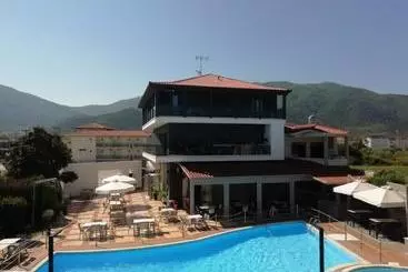 ツーリストアパートメント Alexander Inn