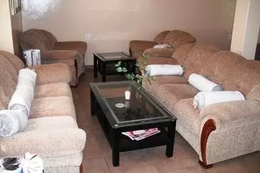 Majatalo Otj Pride Guest House