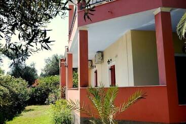 ツーリストアパートメント Villa Helena