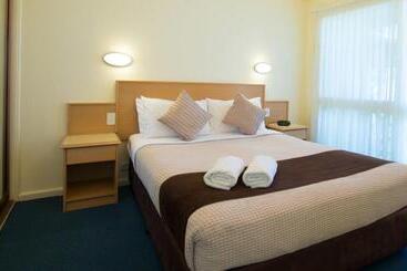 Отель Pacific Palms Resort