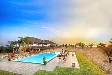 Resort Paper Moon Kudils