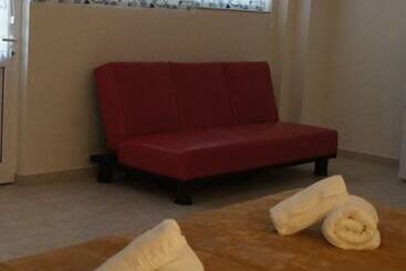 בית מלון כפרי Porto Marathos