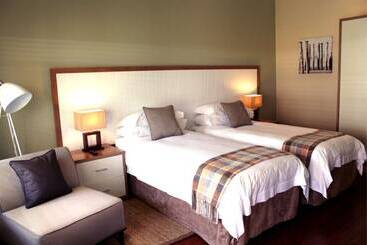 هتل Sandalwood Lodge