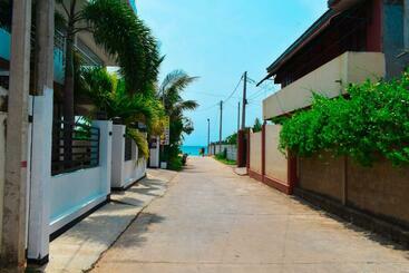 Hotel White Moon Beach Resort