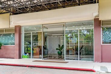 هتل Collection O 92643 Emerald Apartement By Tahha Hospitality