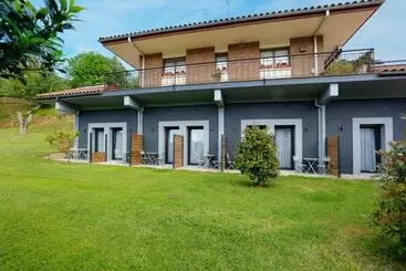 ペンション Mendi Azpi Rooms