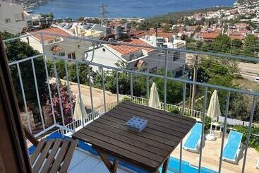 Bed and Breakfast Marquis Blue