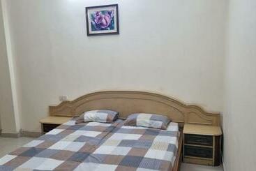 Отель The Royal Elite Guest House