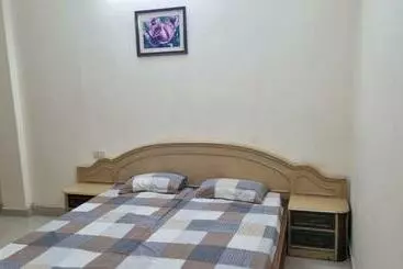 Hotel The Royal Elite Guest House