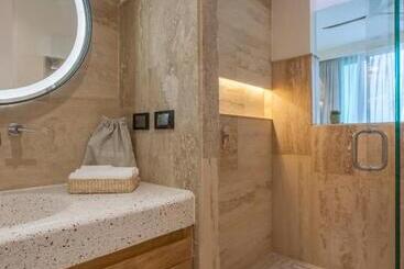 ホテル Malecón 1680