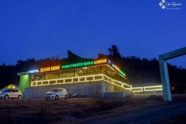 Hotel Nk S Silver Mine Resto Bar & Lodge Chikhalse