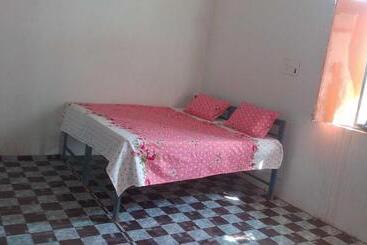 Hotel Spot On 81155 Tarun Guest House