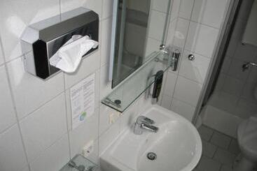 Отель Gasthof Pension Leupold