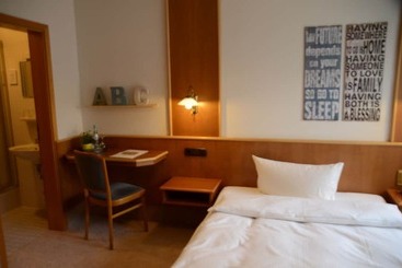 Отель Mainblick Garni