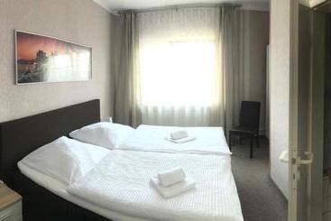 בית מלון כפרי Zum Grünen Jäger