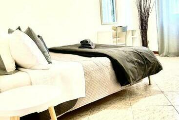 تختخواب و صبحانه Sm Hospitality Laghi