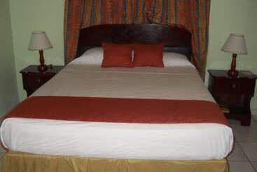 فندق Tropical Manor Inn