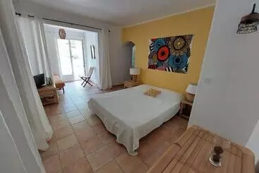 Aamiaismajoitus (B&B) Les Esquirous