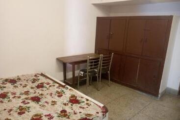 Travel Hostel In Heart Of Kanpur