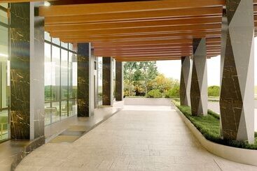 בית מלון כפרי Harper Kupang By Aston