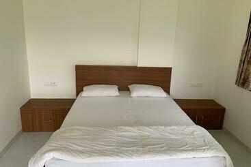 Hotel Pop  Bramha View