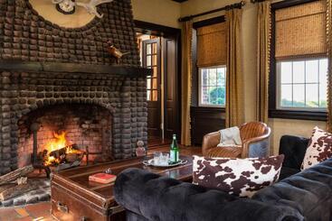 Bed & Breakfast The Inn At Tacaro Estate