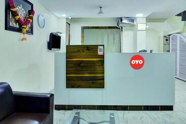 Отель Oyo Flagship 81091 Samrat