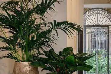 هتل آپارتمان Grand Universe La Residenza