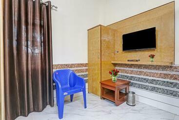 Spot On Hotel Brothers