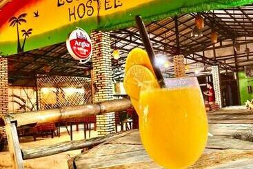 Hostel Lucky Sun Saracen Bay