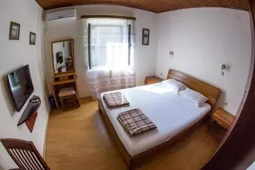 پانسیون Apartments Kole
