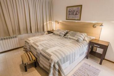 Aparthotel Departamentos De La Plaza