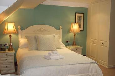 Отель Moss Lodge