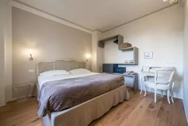 Hotel Villa Italia Luxury Suites And Apartments